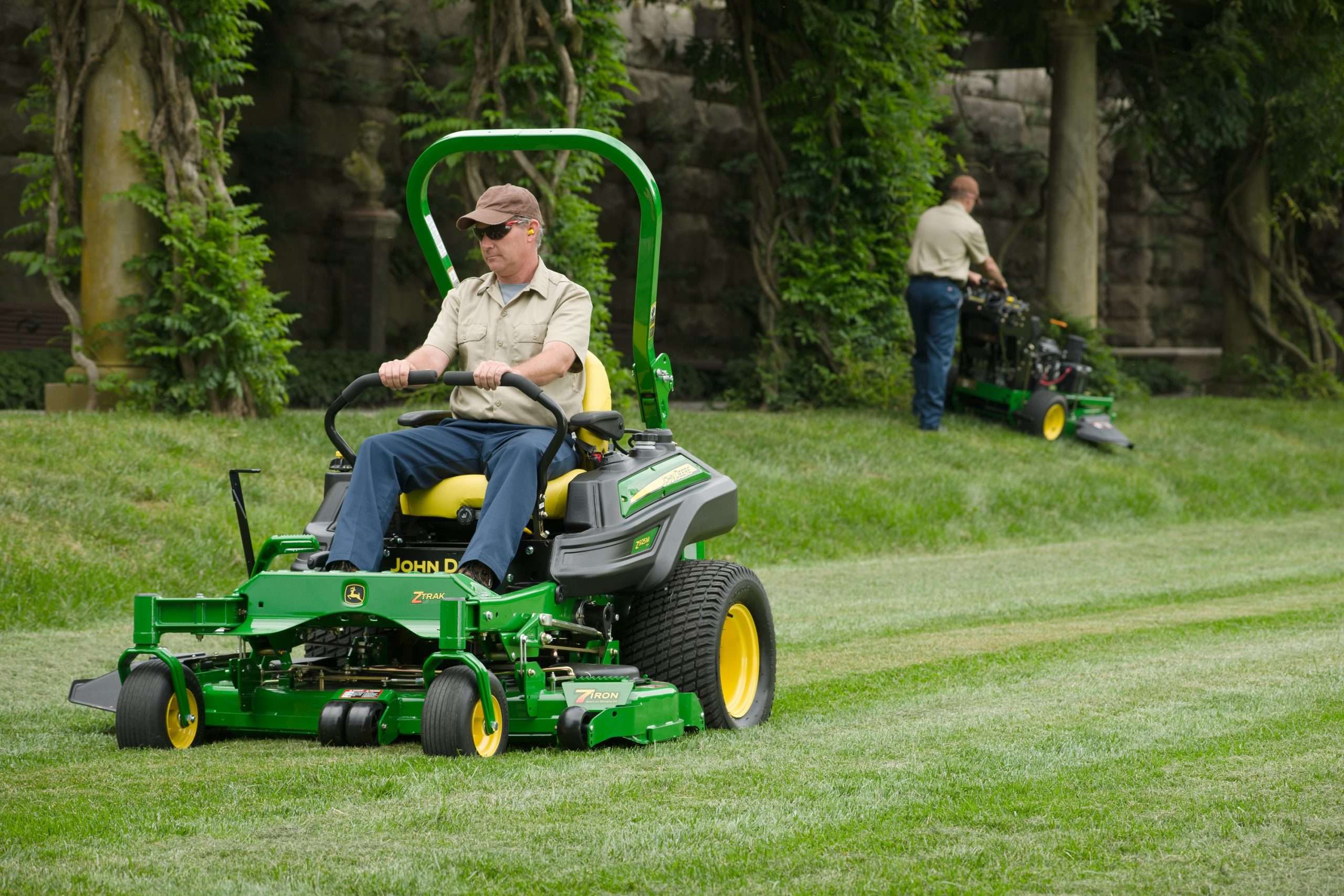 5 Best Riding Mower For The Money