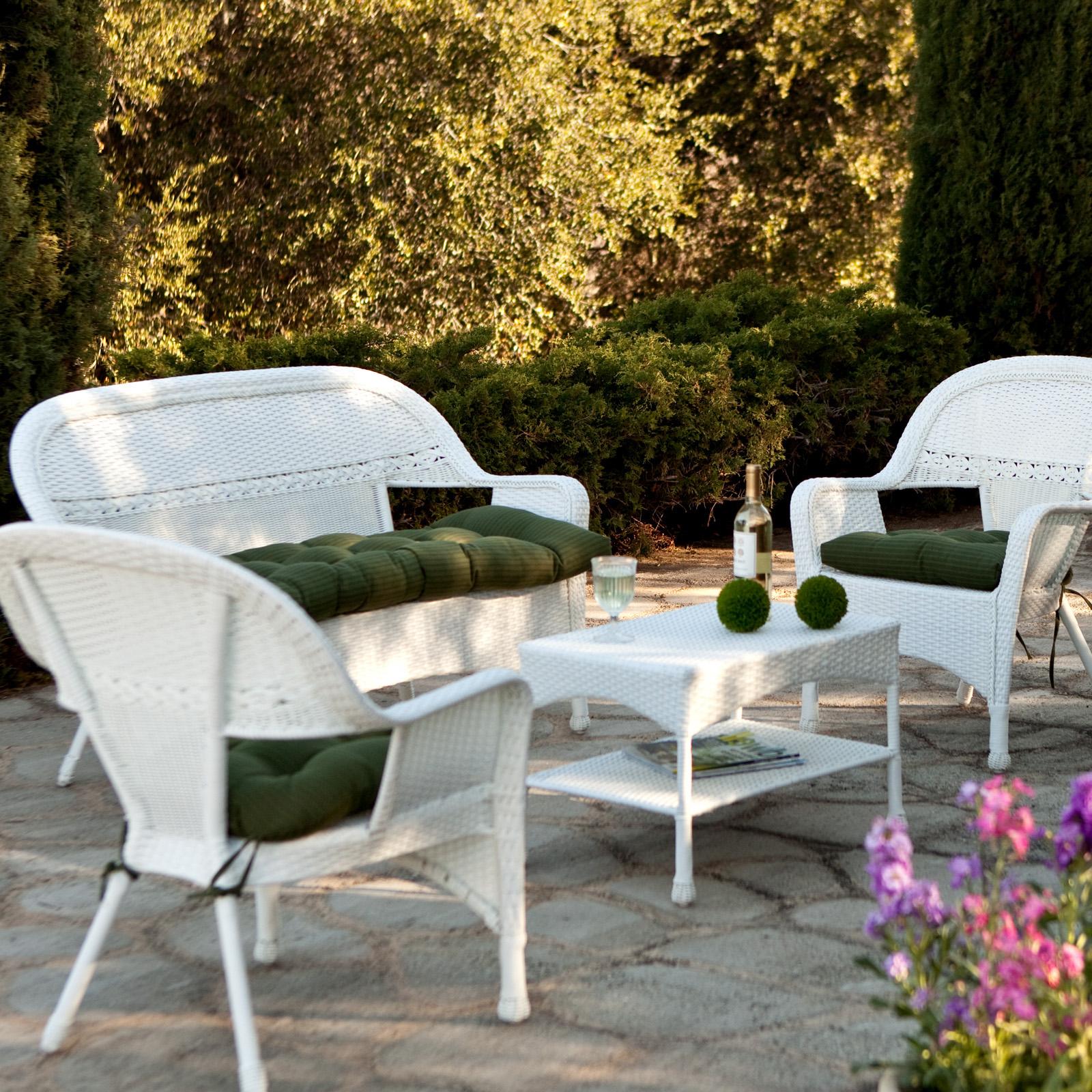 B.E. Interiors: Cleaning Outdoor Cushions