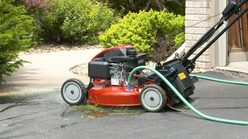 How To Clean a Lawn Mower Deck the Right Way