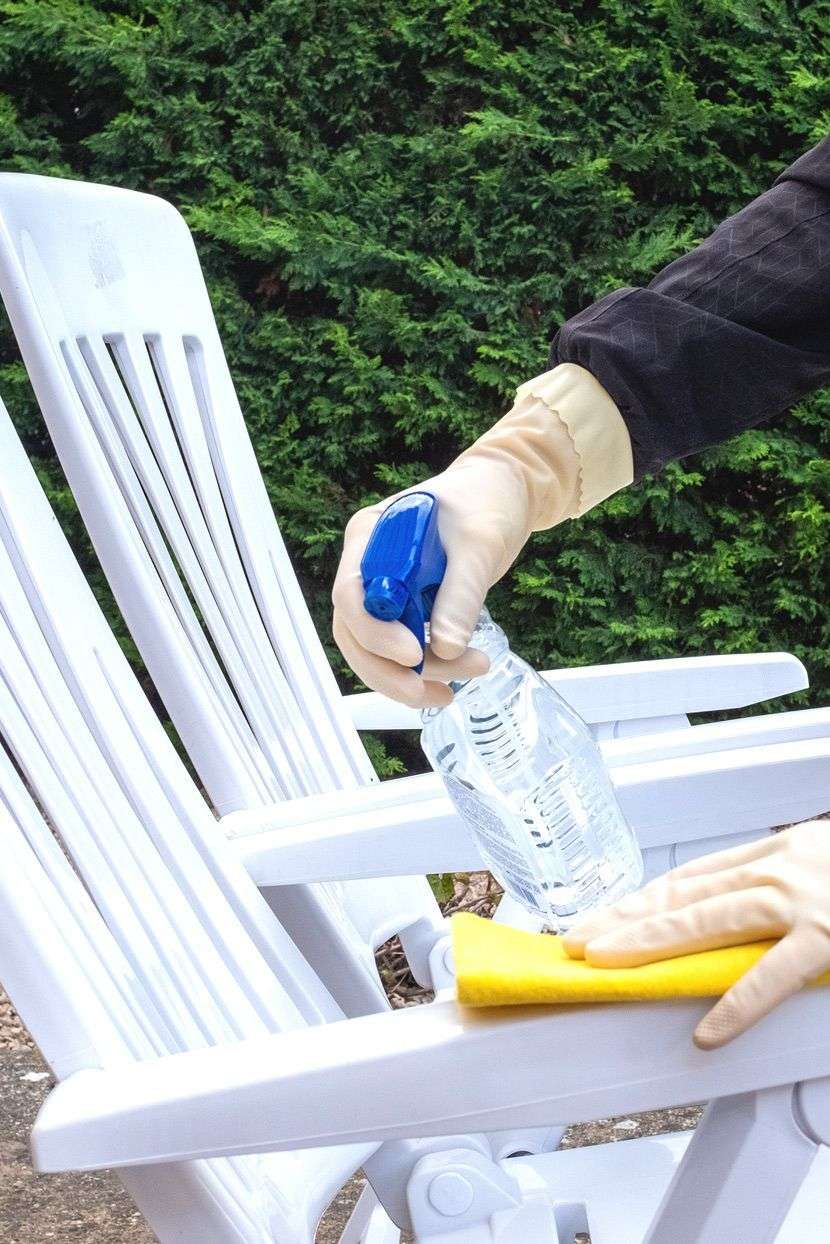 How to Clean Mold Off Every Type of Outdoor Furniture in 2020 ...