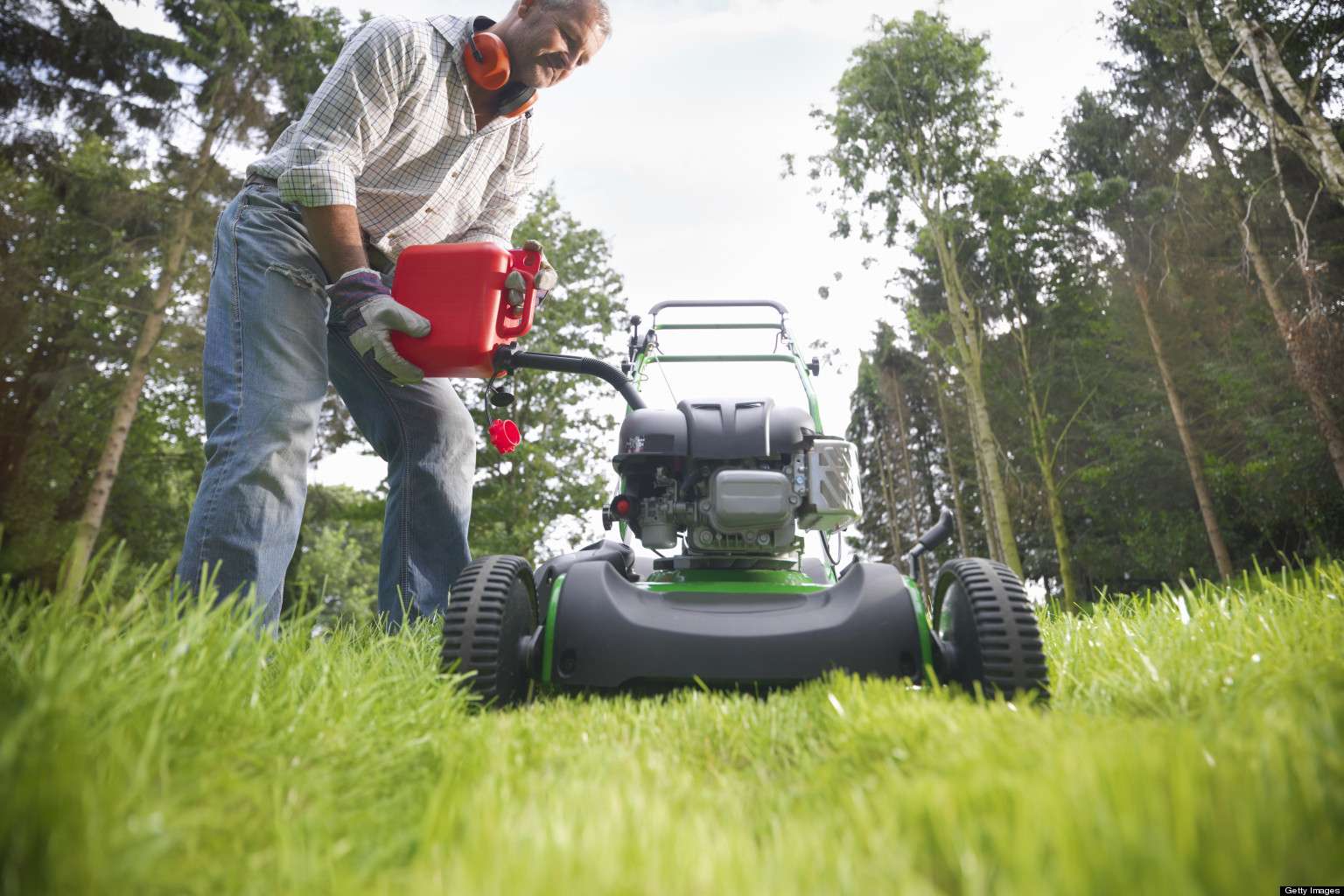 How to Tune Up and Maintain a Lawn Mower