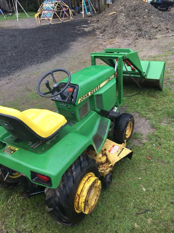 John Deere 318 garden tractor with a or