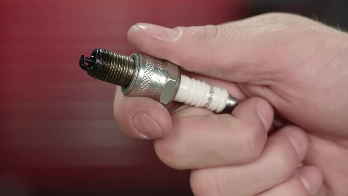 Spark Plug for Lawn Mower  Choose the right spark plug in ...