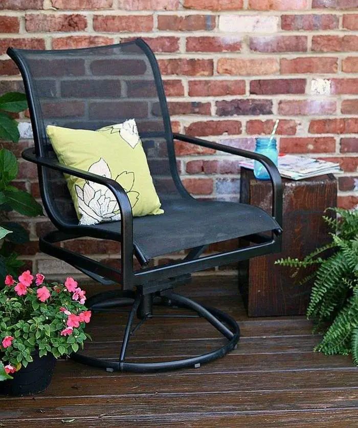 The Easy Way To Paint Metal Patio Furniture